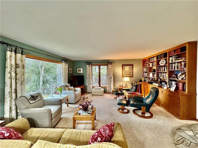 1118 Kathryn Drive, Eau Claire, WI 54701