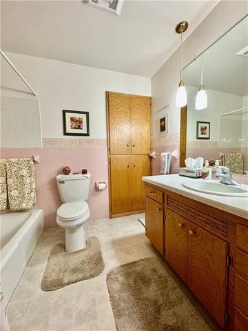 1118 Kathryn Drive, Eau Claire, WI 54701