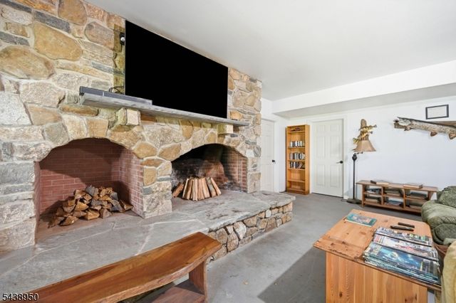 67 Virginia Ln, West Milford Twp., NJ 07480