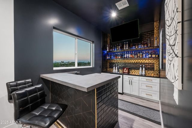 2974 W SUNRISE Drive, Laveen, AZ 85339