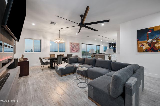 2974 W SUNRISE Drive, Laveen, AZ 85339