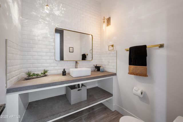 2974 W SUNRISE Drive, Laveen, AZ 85339