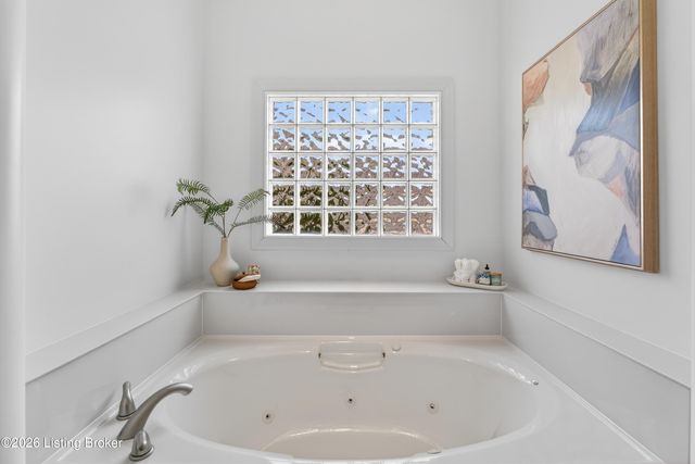 15407 Crystal Springs Way, Louisville, KY 40245