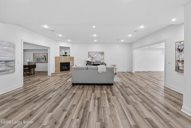 15407 Crystal Springs Way, Louisville, KY 40245