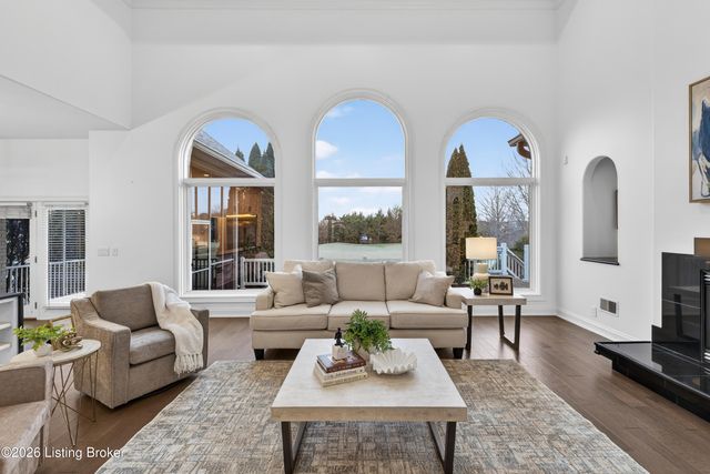 15407 Crystal Springs Way, Louisville, KY 40245