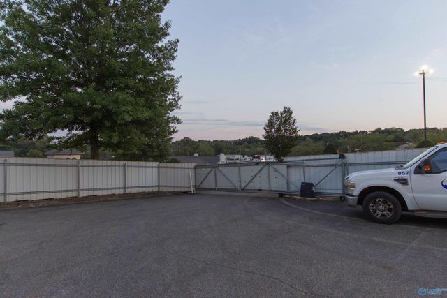 1435 Paramount Drive, Huntsville, AL 35806