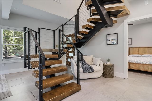 1111 W Annie ST A, Austin, TX 78704