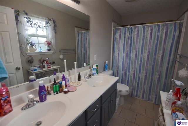 101 Holiday Court, Elizabethtown, KY 42701