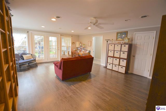 101 Holiday Court, Elizabethtown, KY 42701