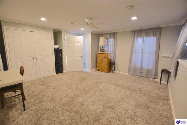 101 Holiday Court, Elizabethtown, KY 42701