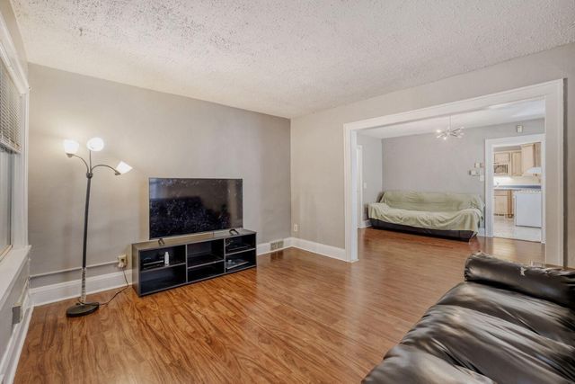 748 Case Avenue E, Saint Paul, MN 55106