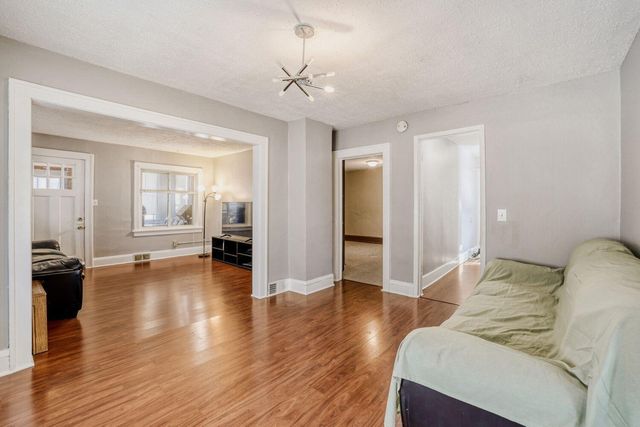 748 Case Avenue E, Saint Paul, MN 55106