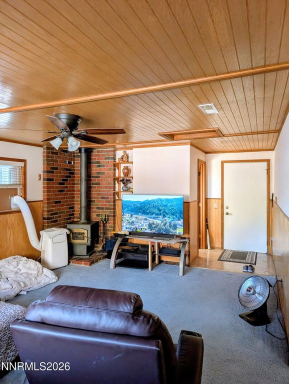 Image 11 of property listing at 1487 Quail Court, Gardnerville, NV 89410