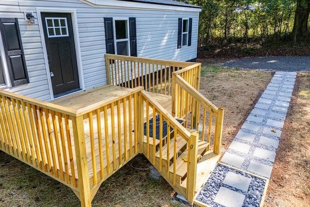 61 Crest Road, Carrollton, GA 30116