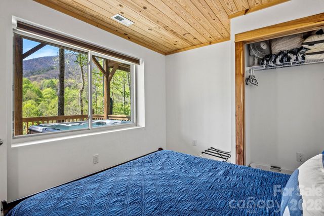 100 Split Rail Drive, Maggie Valley, NC 28751
