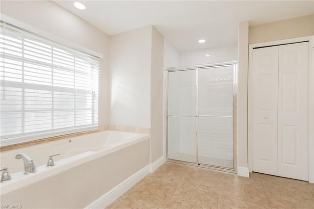 1018 Card ST E, Lehigh Acres, FL 33974