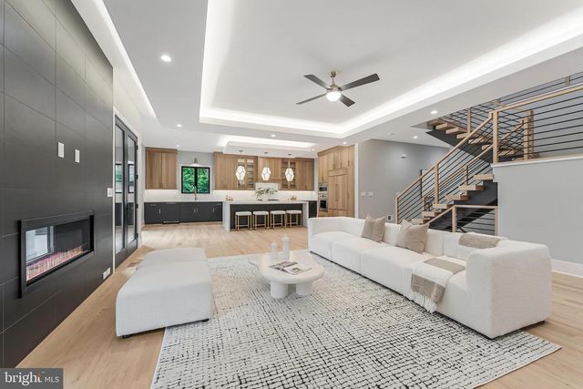 1052 BALLS HILL RD, Mclean, VA 22101
