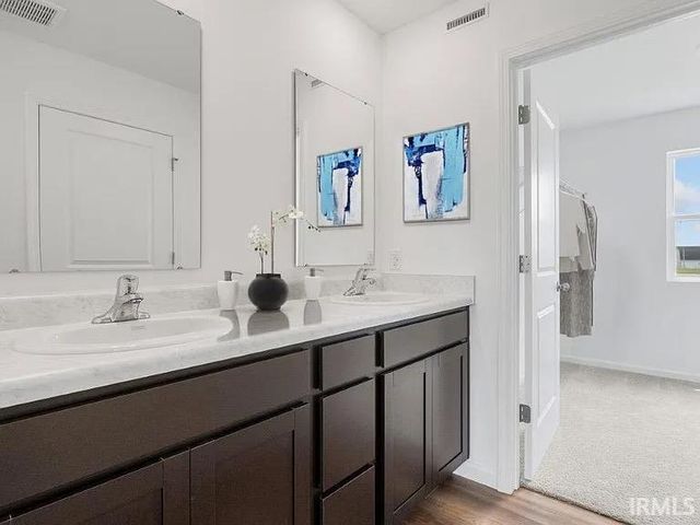 1401 Greencastle Drive, Warsaw, IN 46582