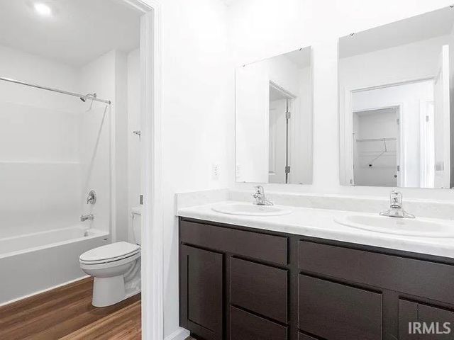 1401 Greencastle Drive, Warsaw, IN 46582