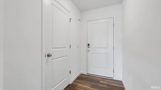 1401 Greencastle Drive, Warsaw, IN 46582