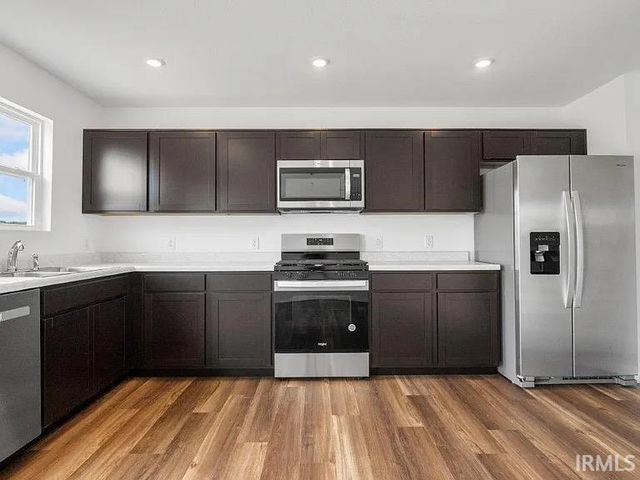 1401 Greencastle Drive, Warsaw, IN 46582