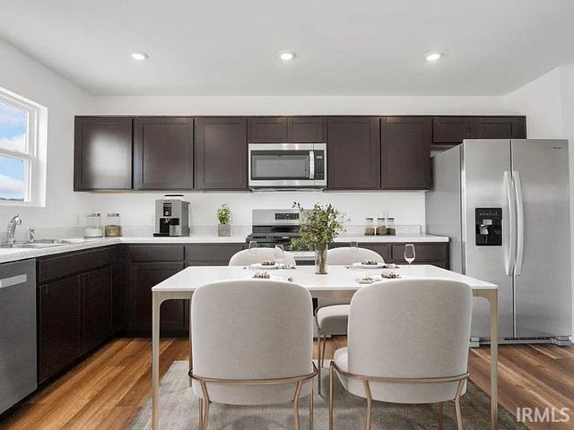 1401 Greencastle Drive, Warsaw, IN 46582