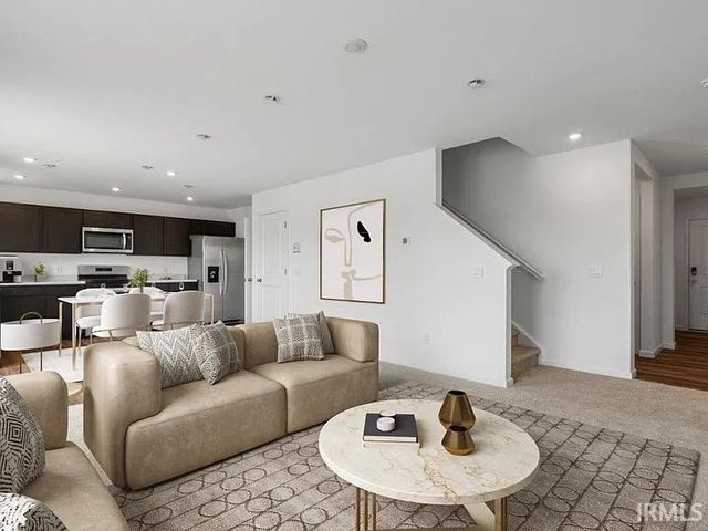 1401 Greencastle Drive, Warsaw, IN 46582