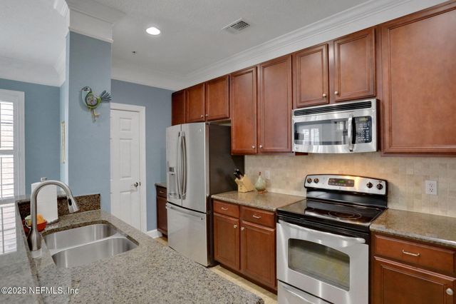 9823 TAPESTRY PARK Circle, 102, Jacksonville, FL 32246