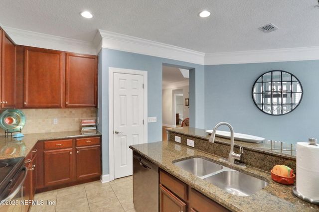 9823 TAPESTRY PARK Circle, 102, Jacksonville, FL 32246