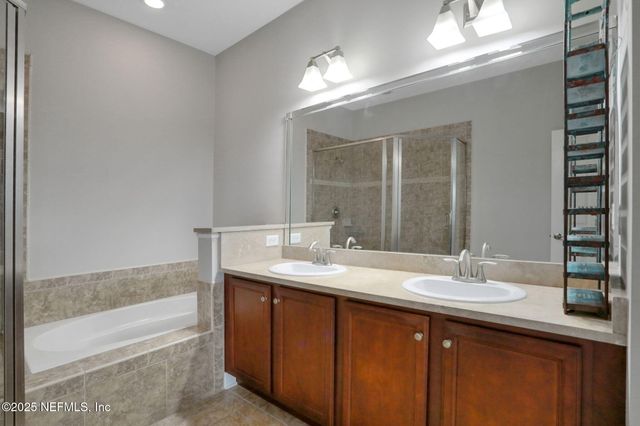 9823 TAPESTRY PARK Circle, 102, Jacksonville, FL 32246