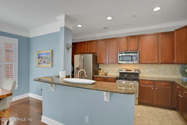 9823 TAPESTRY PARK Circle, 102, Jacksonville, FL 32246