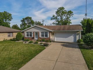 740 Burns Court, Bourbonnais, IL 60914