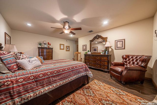 13633 US HIGHWAY 87 SOUTH, Adkins, TX 78101