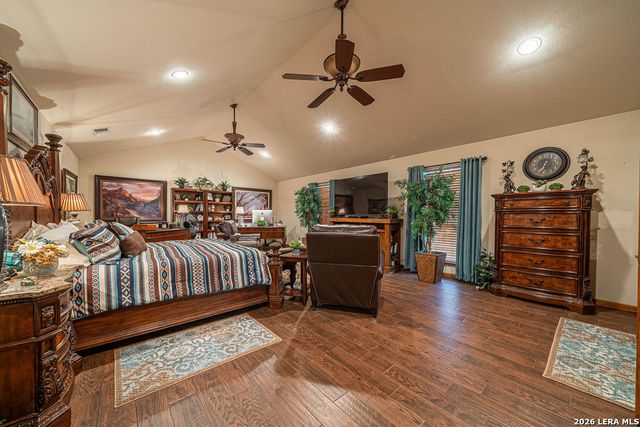 13633 US HIGHWAY 87 SOUTH, Adkins, TX 78101