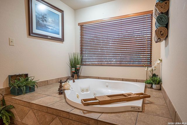 13633 US HIGHWAY 87 SOUTH, Adkins, TX 78101