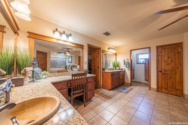 13633 US HIGHWAY 87 SOUTH, Adkins, TX 78101