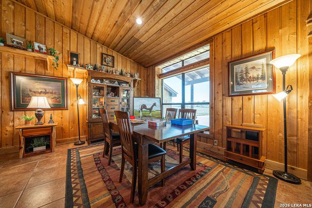 13633 US HIGHWAY 87 SOUTH, Adkins, TX 78101