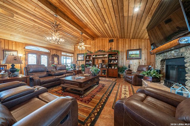 13633 US HIGHWAY 87 SOUTH, Adkins, TX 78101