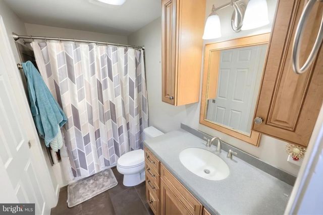 2228 HEATHER RD, York, PA 17408