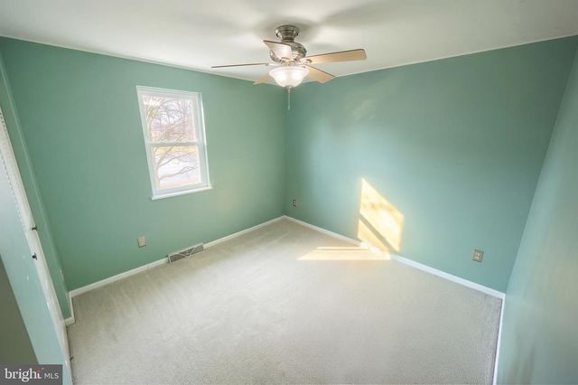 2228 HEATHER RD, York, PA 17408