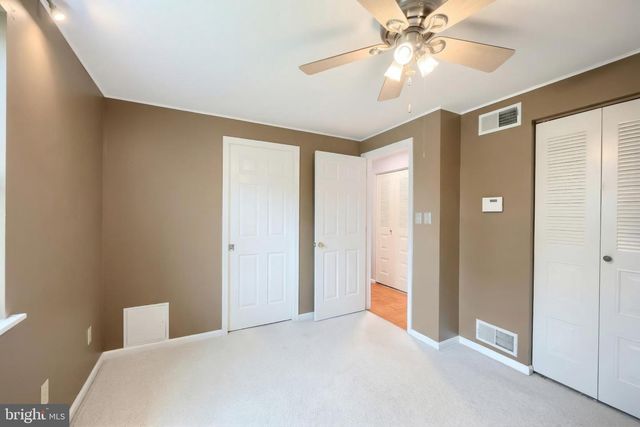 2228 HEATHER RD, York, PA 17408