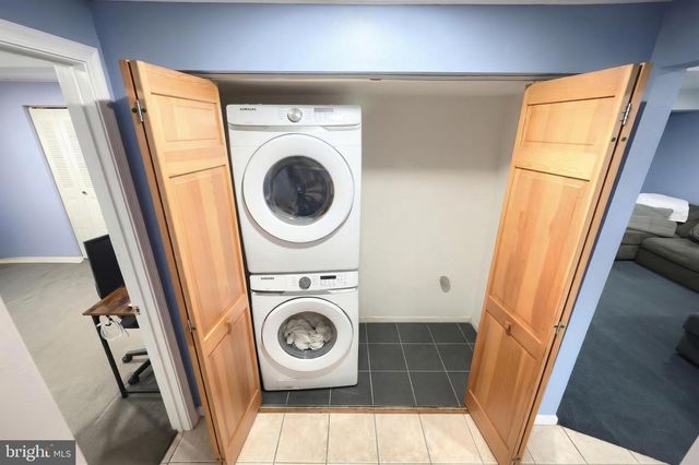 2228 HEATHER RD, York, PA 17408