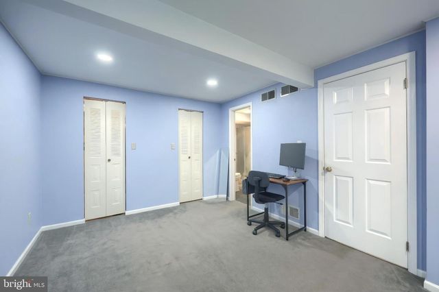 2228 HEATHER RD, York, PA 17408