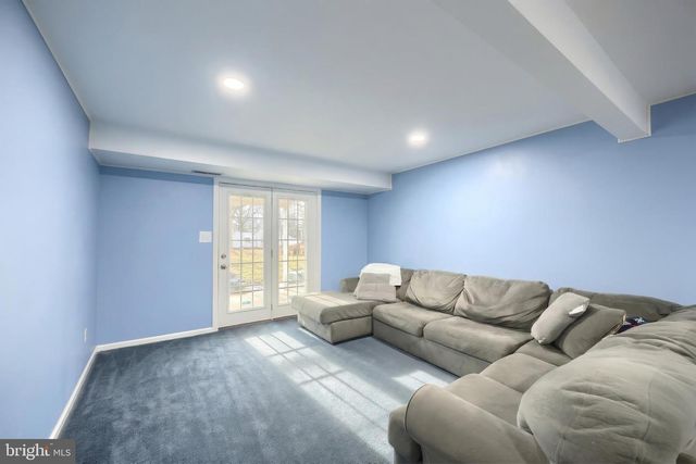 2228 HEATHER RD, York, PA 17408