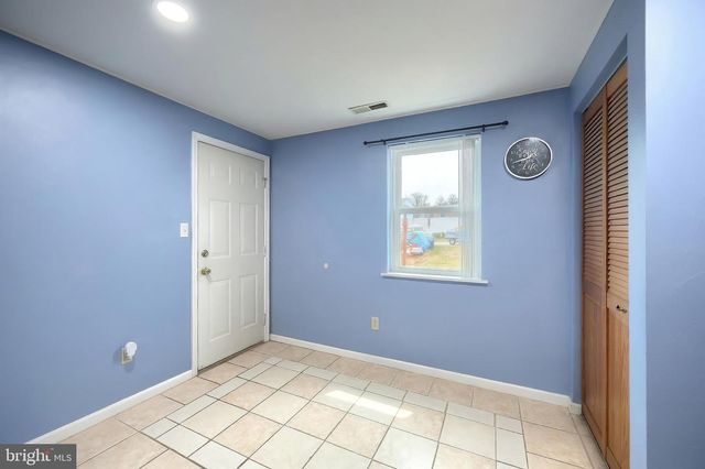 2228 HEATHER RD, York, PA 17408