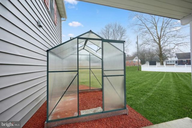 2228 HEATHER RD, York, PA 17408