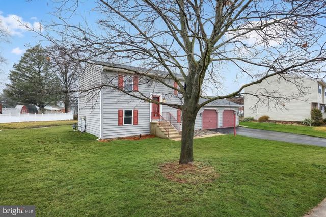 2228 HEATHER RD, York, PA 17408