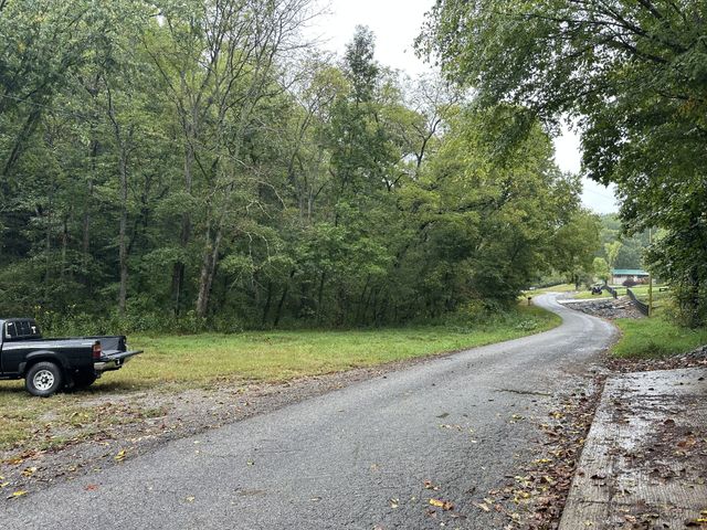 453 Gravely Hill Road, Bethpage, TN 37022