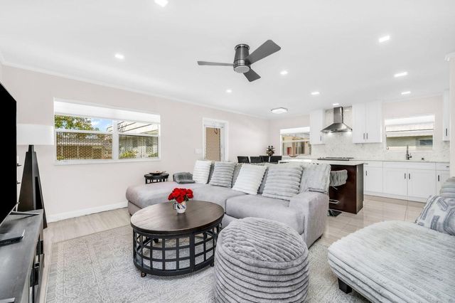 92 Valencia Drive D, Delray Beach, FL 33446