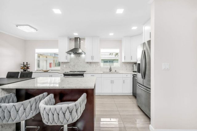 92 Valencia Drive D, Delray Beach, FL 33446